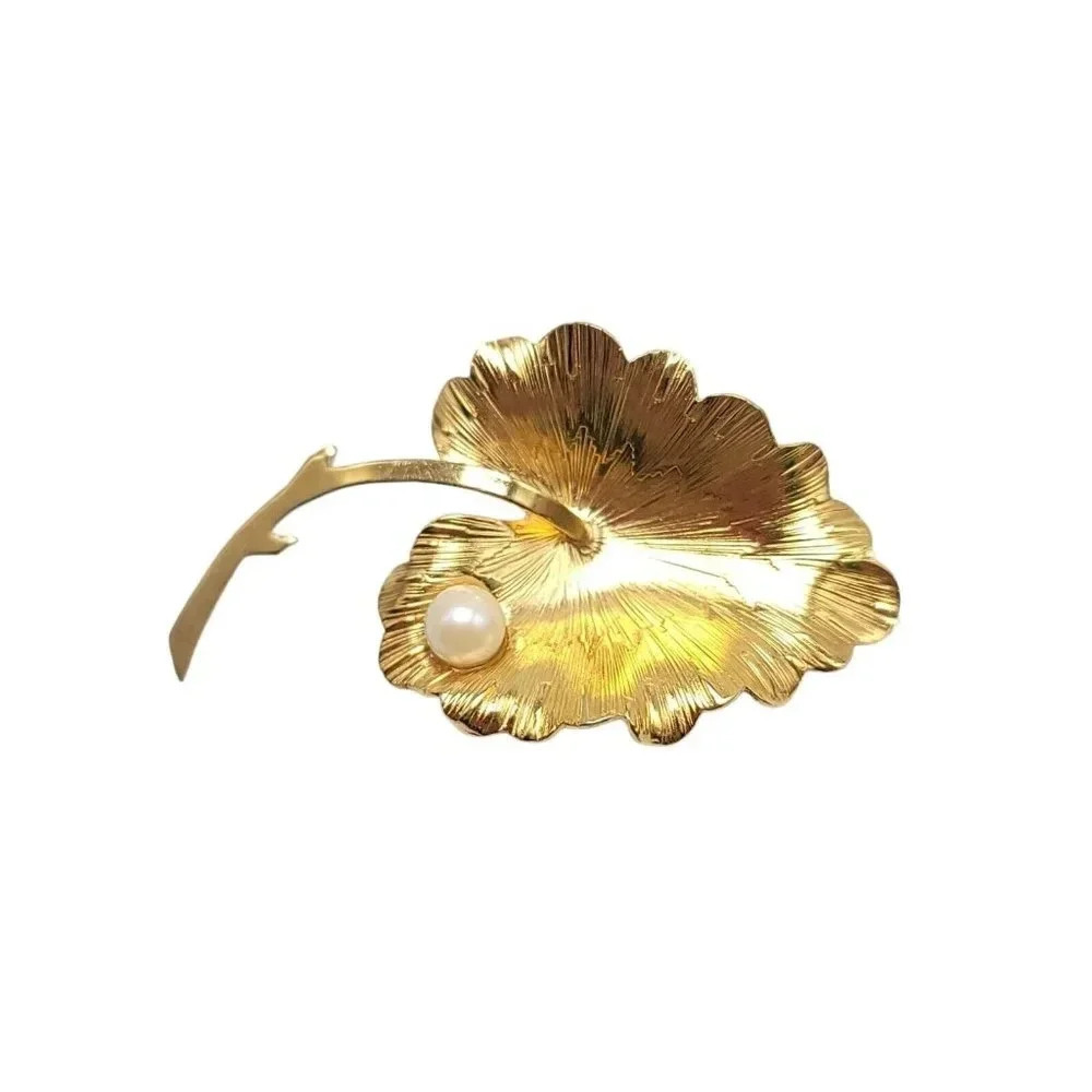 WELLS 14kt Gold FIlled Faux Pearl Leaf Pin Brooch Vintage